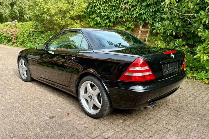 Mercedes-Benz SLK 320