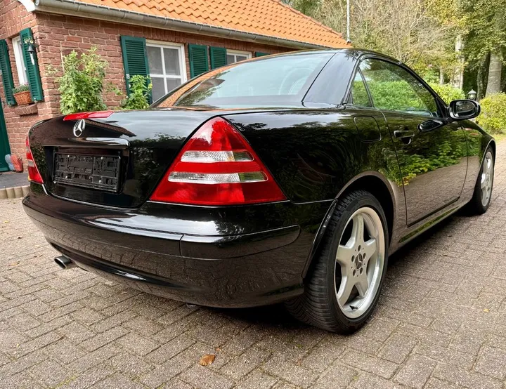 Mercedes-Benz SLK 320