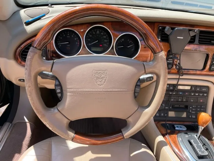 Jaguar XK8