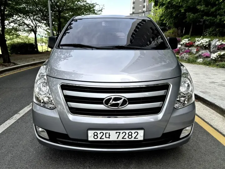 Hyundai Starex