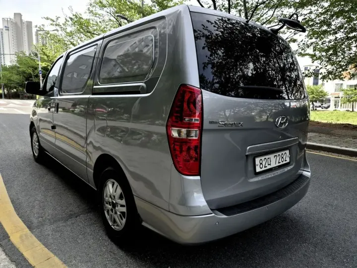 Hyundai Starex