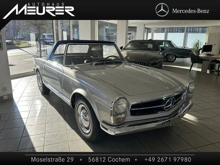 Mercedes-Benz 230