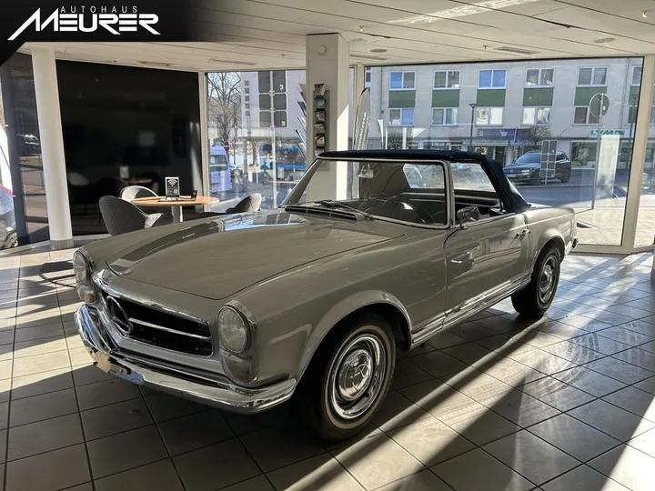 Mercedes-Benz 230