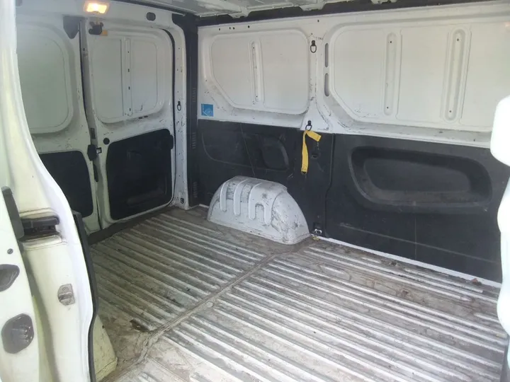 Nissan NV300