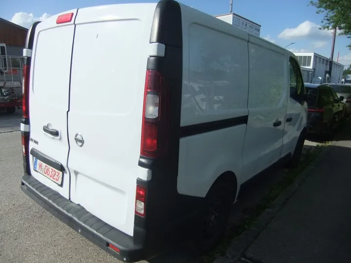Nissan NV300