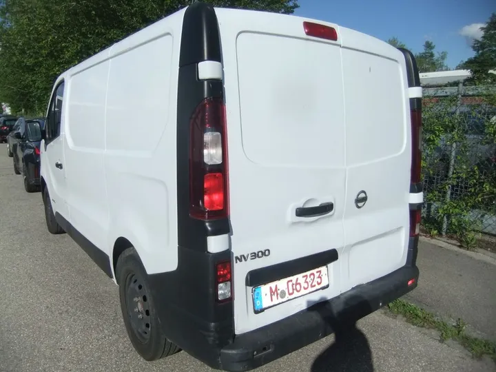 Nissan NV300