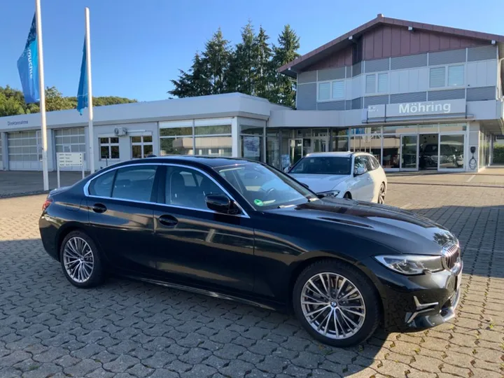 BMW 330