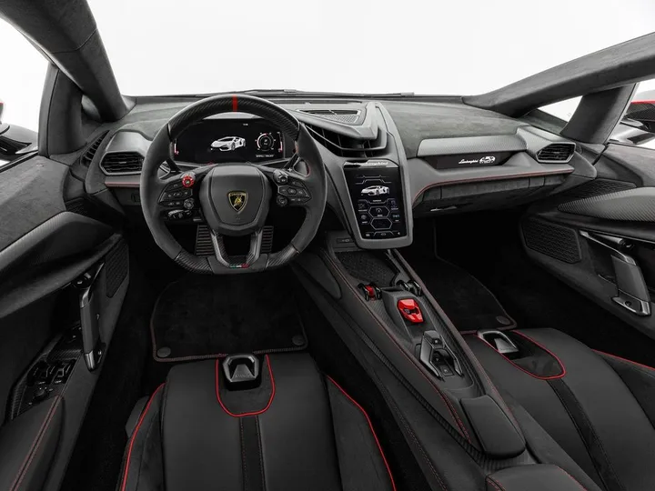 Lamborghini Revuelto