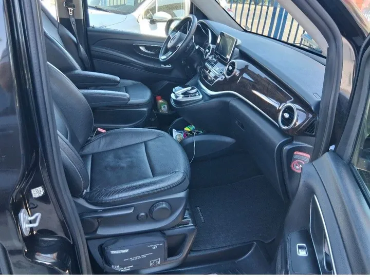 Mercedes-Benz V 250