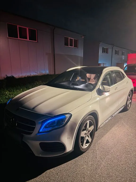 Mercedes-Benz GLA 200