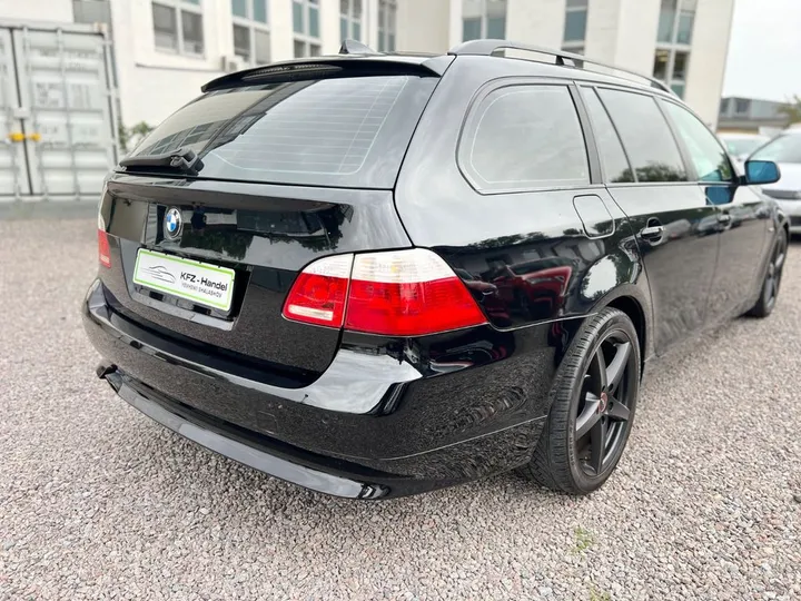 BMW 523