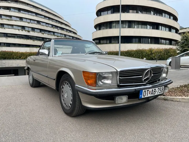 Mercedes-Benz SL 560