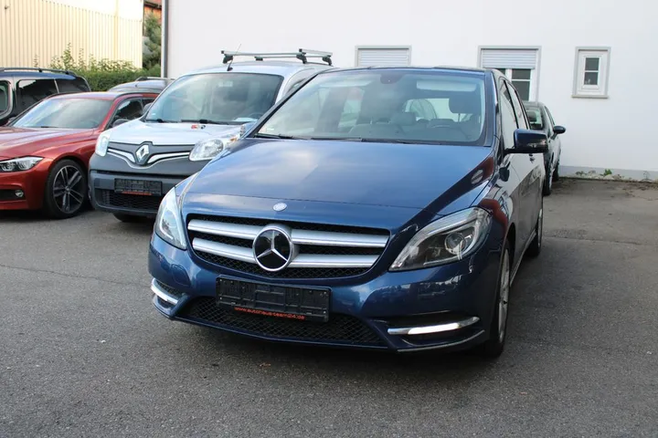 Mercedes-Benz B 200
