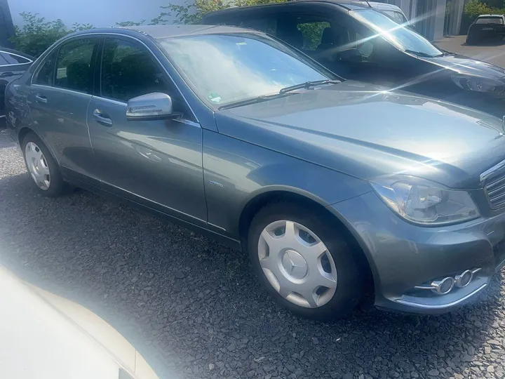 Mercedes-Benz C 220