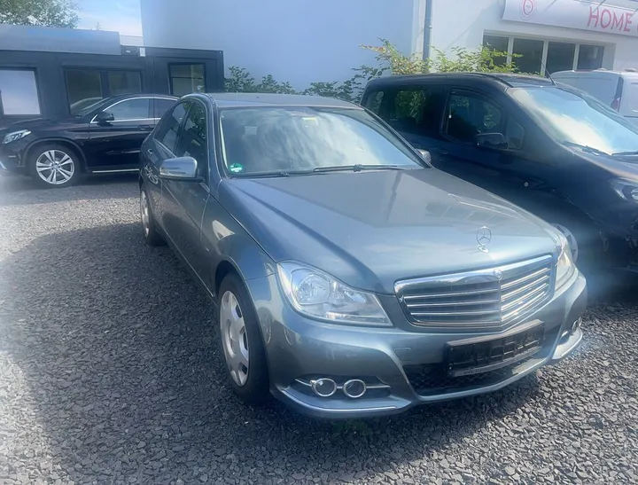 Mercedes-Benz C 220