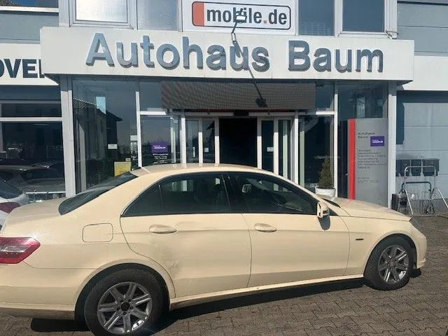 Mercedes-Benz E 200
