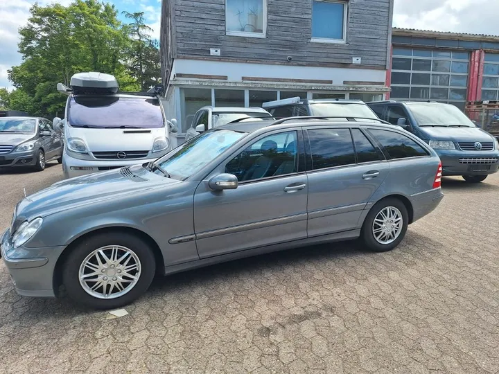 Mercedes-Benz C 220