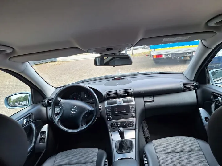 Mercedes-Benz C 220