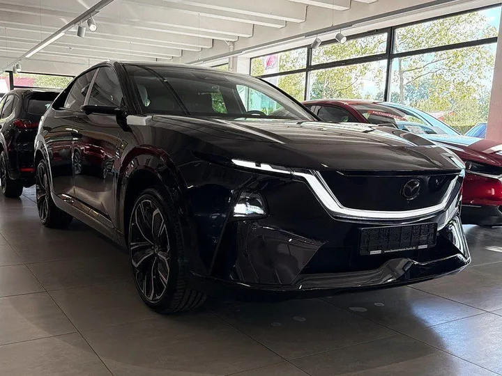 Mazda CX-6e