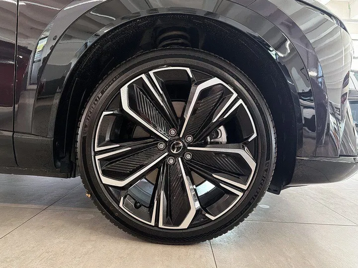 Mazda CX-6e