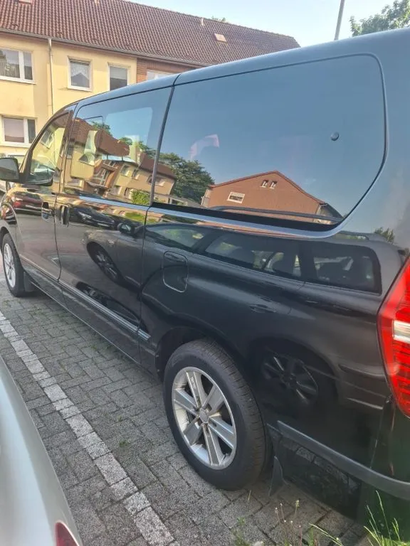 Hyundai H-1 Starex