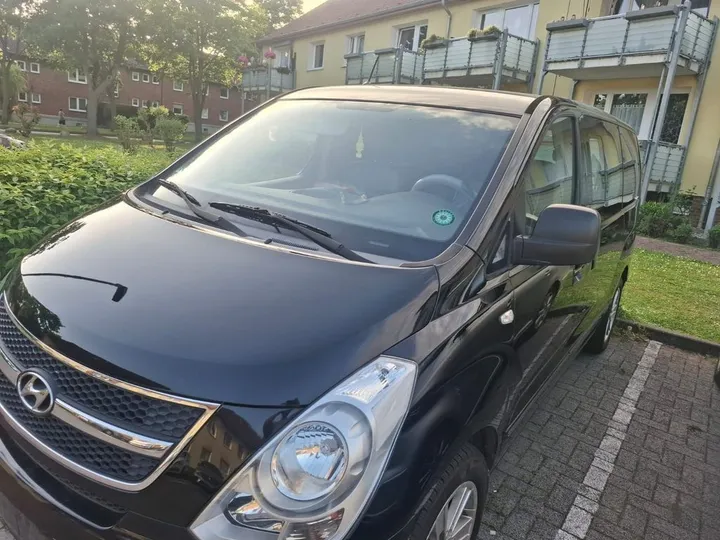 Hyundai H-1 Starex