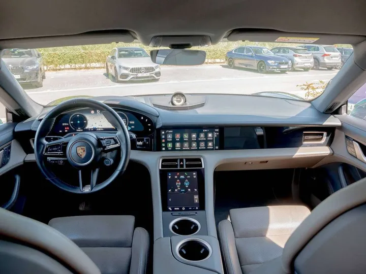Porsche Taycan
