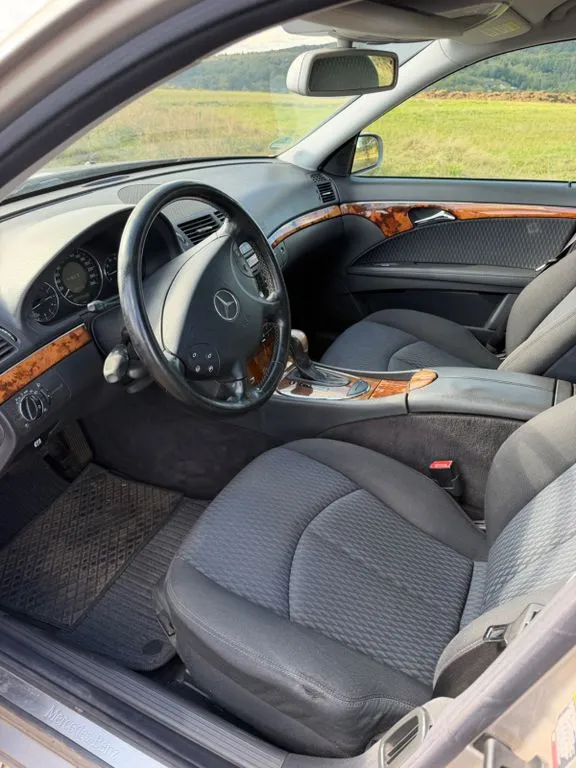 Mercedes-Benz E 200