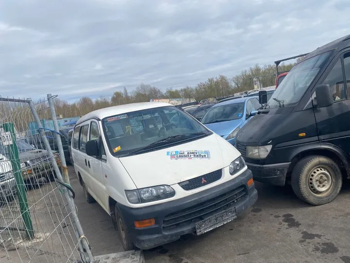 Mitsubishi L400