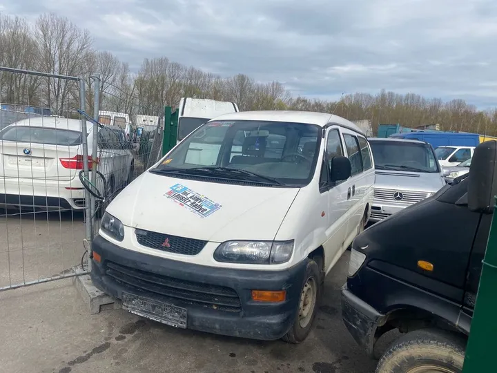 Mitsubishi L400