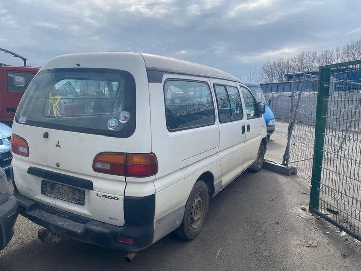 Mitsubishi L400