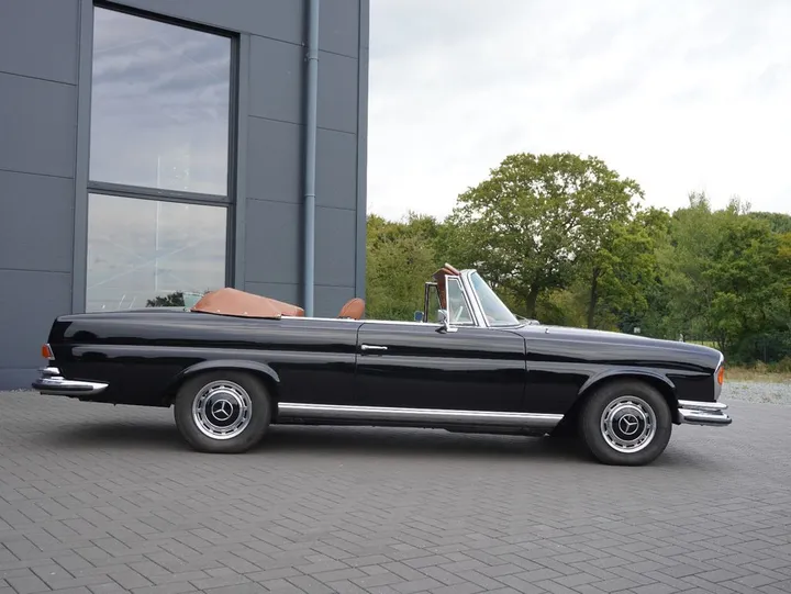 Mercedes-Benz 280
