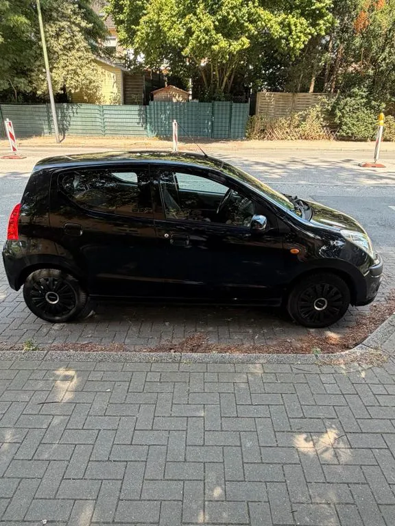 Nissan Pixo