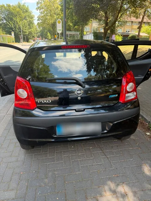 Nissan Pixo
