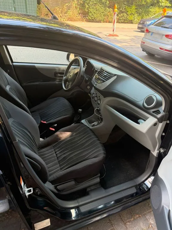 Nissan Pixo
