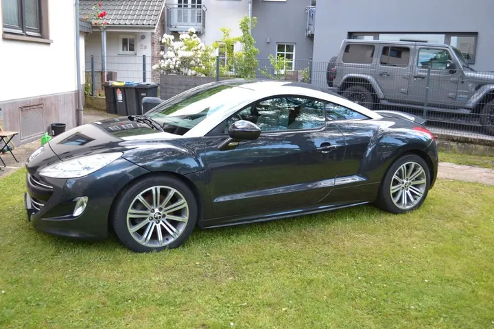 Peugeot RCZ