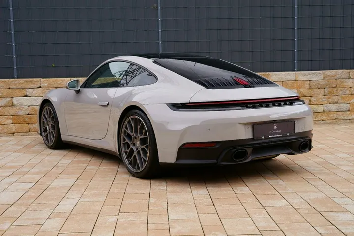 Porsche 992