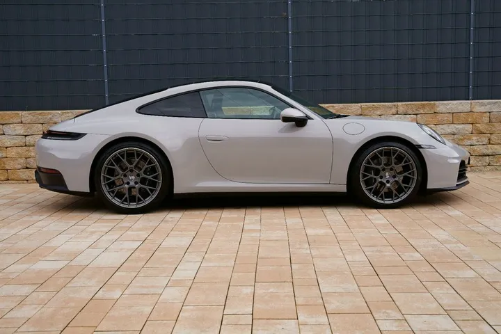 Porsche 992