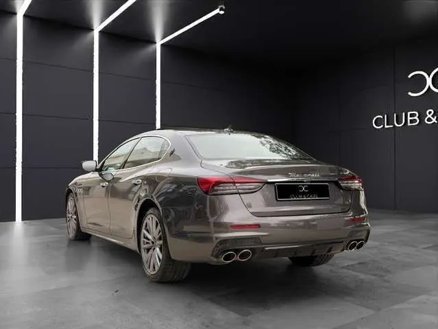 Maserati Quattroporte