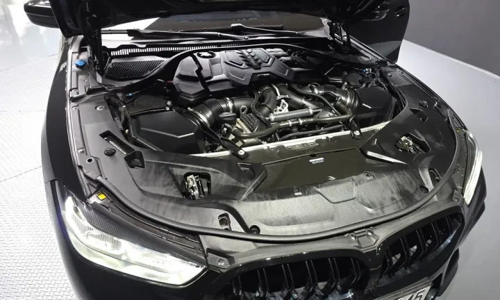 BMW M8