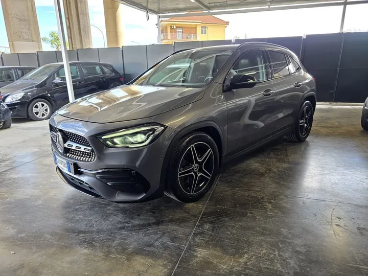 Mercedes-Benz GLA 220