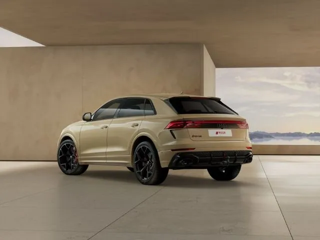 Audi RSQ8