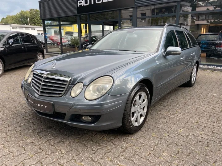Mercedes-Benz E 200