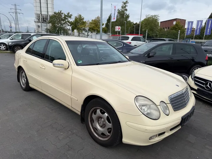 Mercedes-Benz E 220