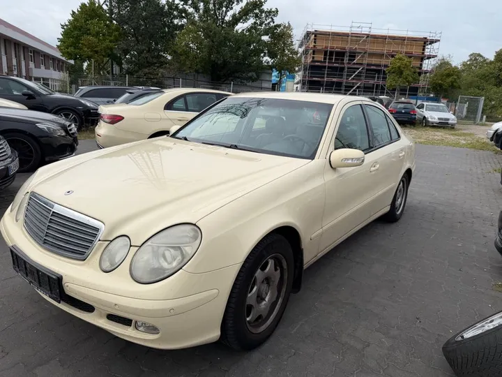 Mercedes-Benz E 220