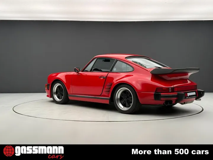 Porsche 930