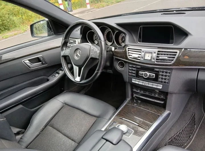 Mercedes-Benz E 300
