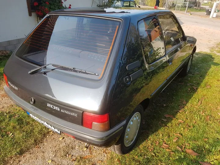 Peugeot 205