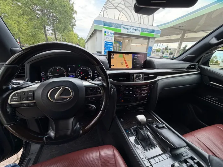 Lexus LX 450