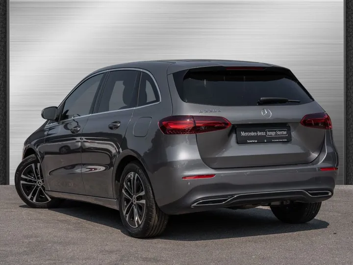Mercedes-Benz B 220